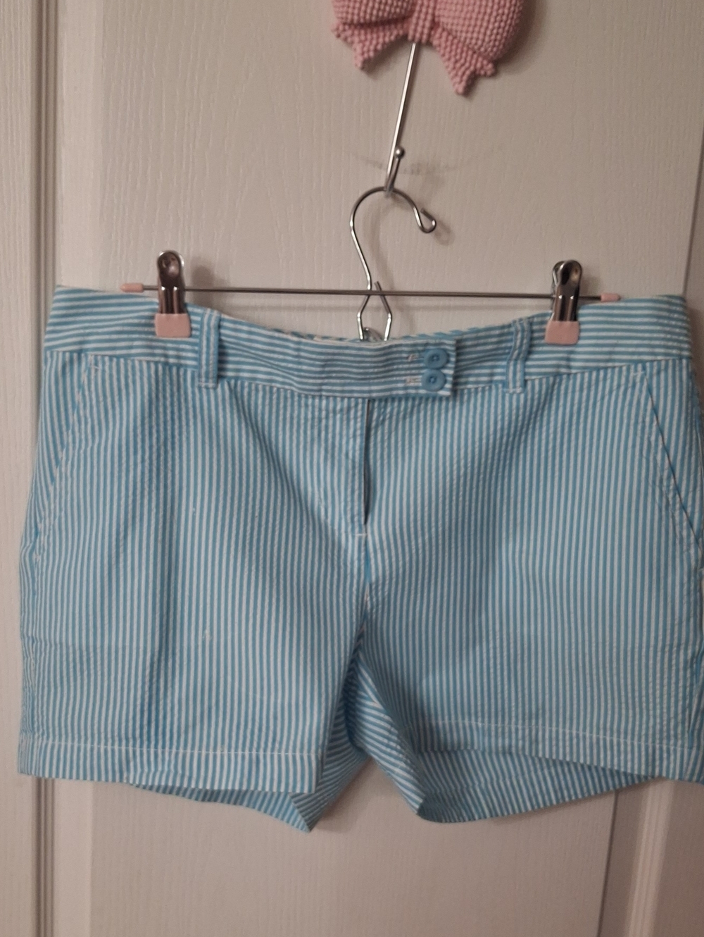 Vineyard Vines Women’s Aqua & White Striped Cotton Shorts  Like New  Size 10